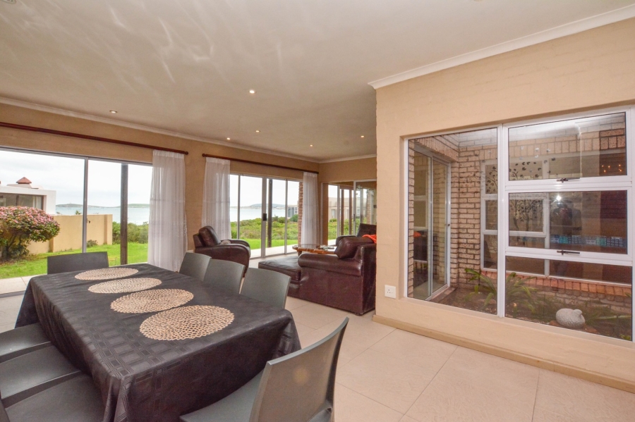 5 Bedroom Property for Sale in Bluewater Bay Western Cape